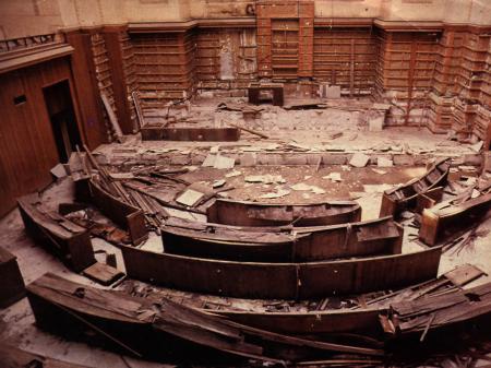 الدمار في القاعة العامة لمبنى مجلس النواب 10-09-1977