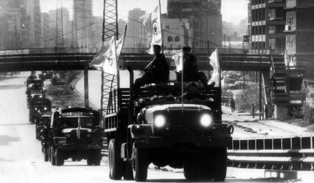 طليعة قافلة القوات اللبنانية قرب انطلياس في 28-11-1990